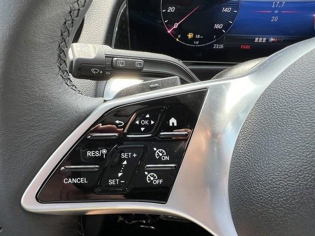 new 2024 Mercedes-Benz GLB 250 car