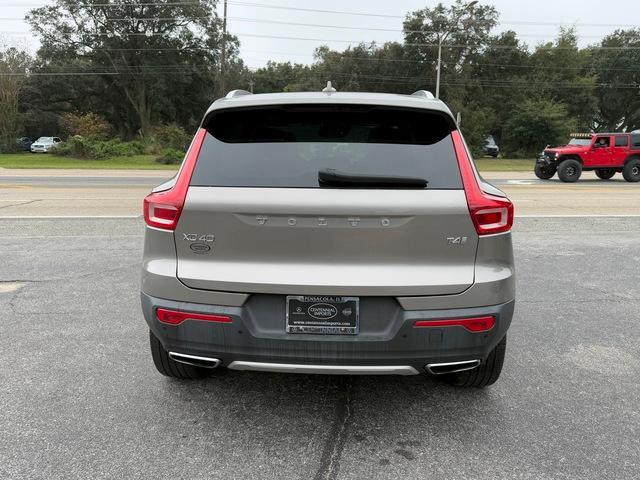 used 2020 Volvo XC40 car, priced at $23,998