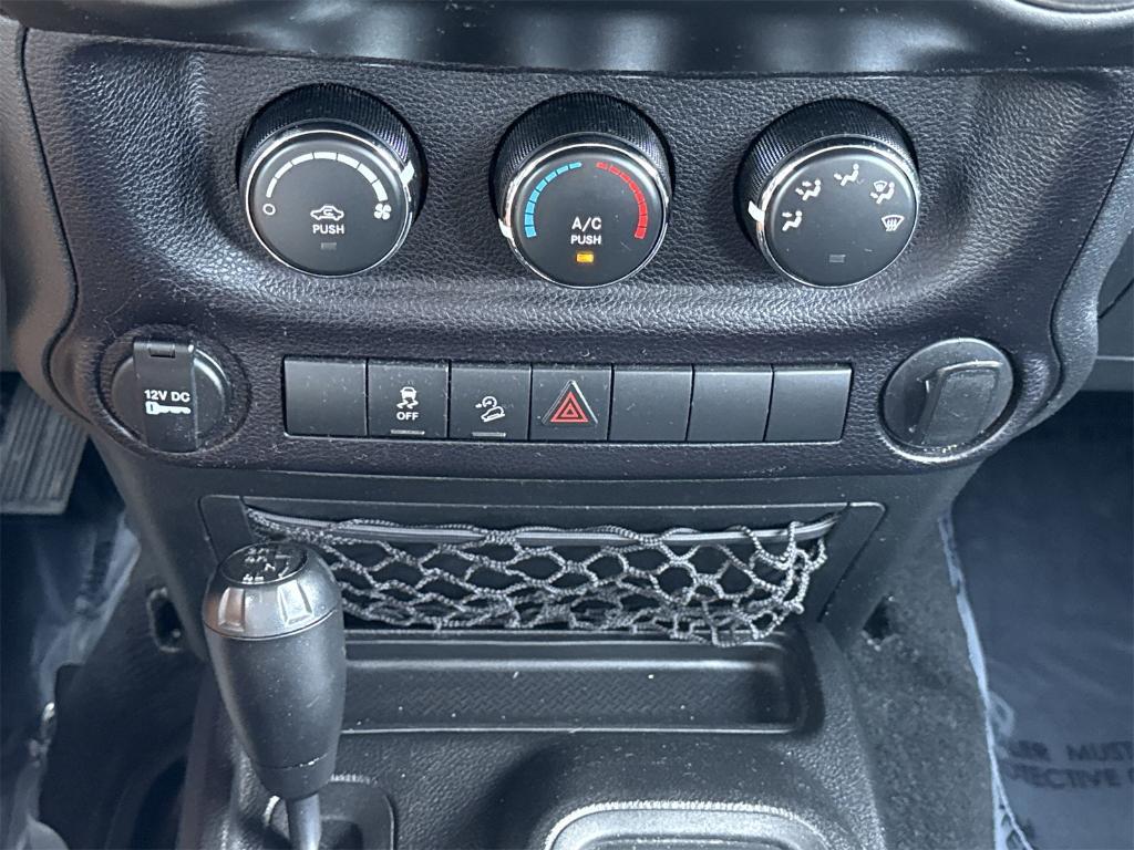 used 2015 Jeep Wrangler Unlimited car, priced at $18,800