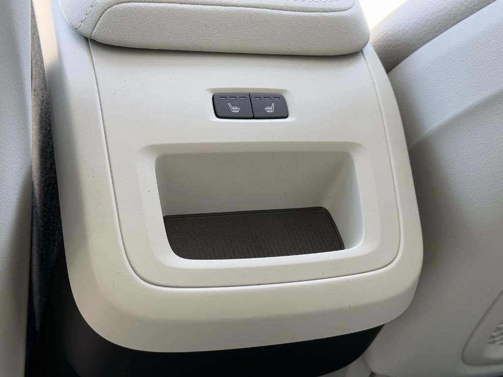 new 2025 Volvo XC60 car