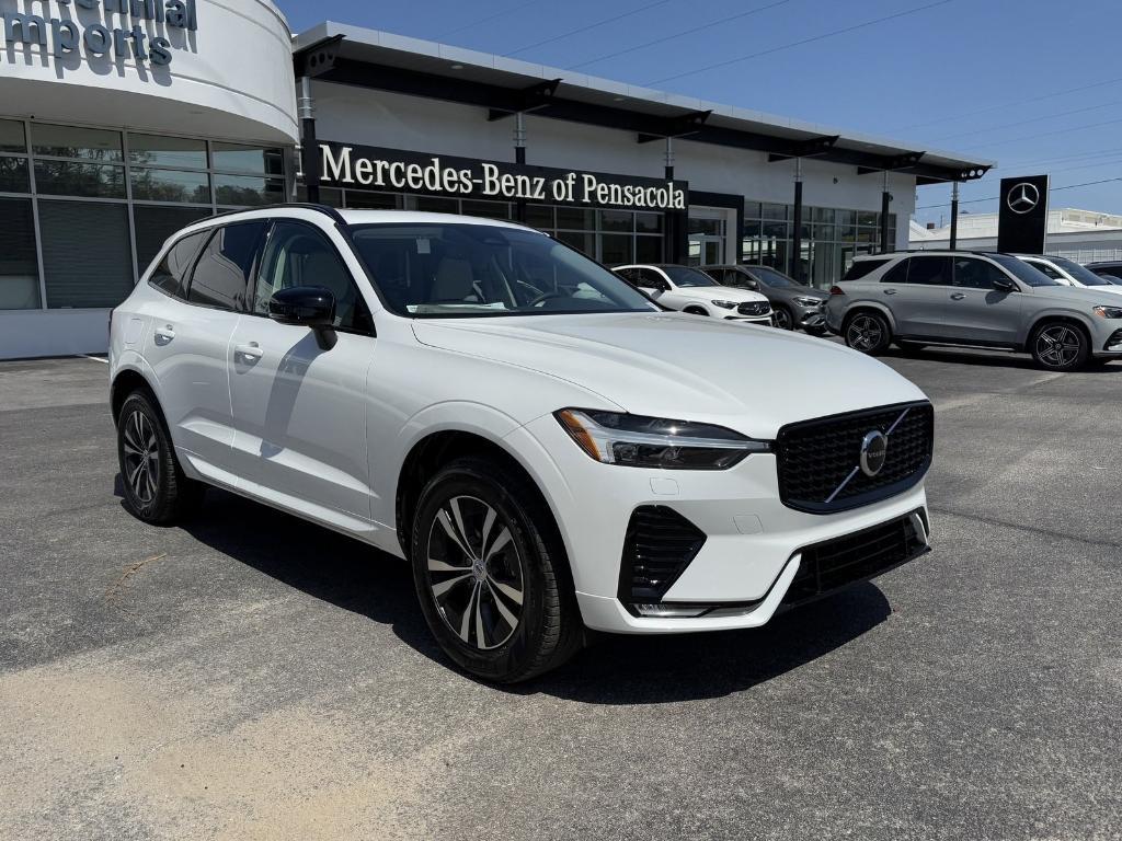 new 2025 Volvo XC60 car