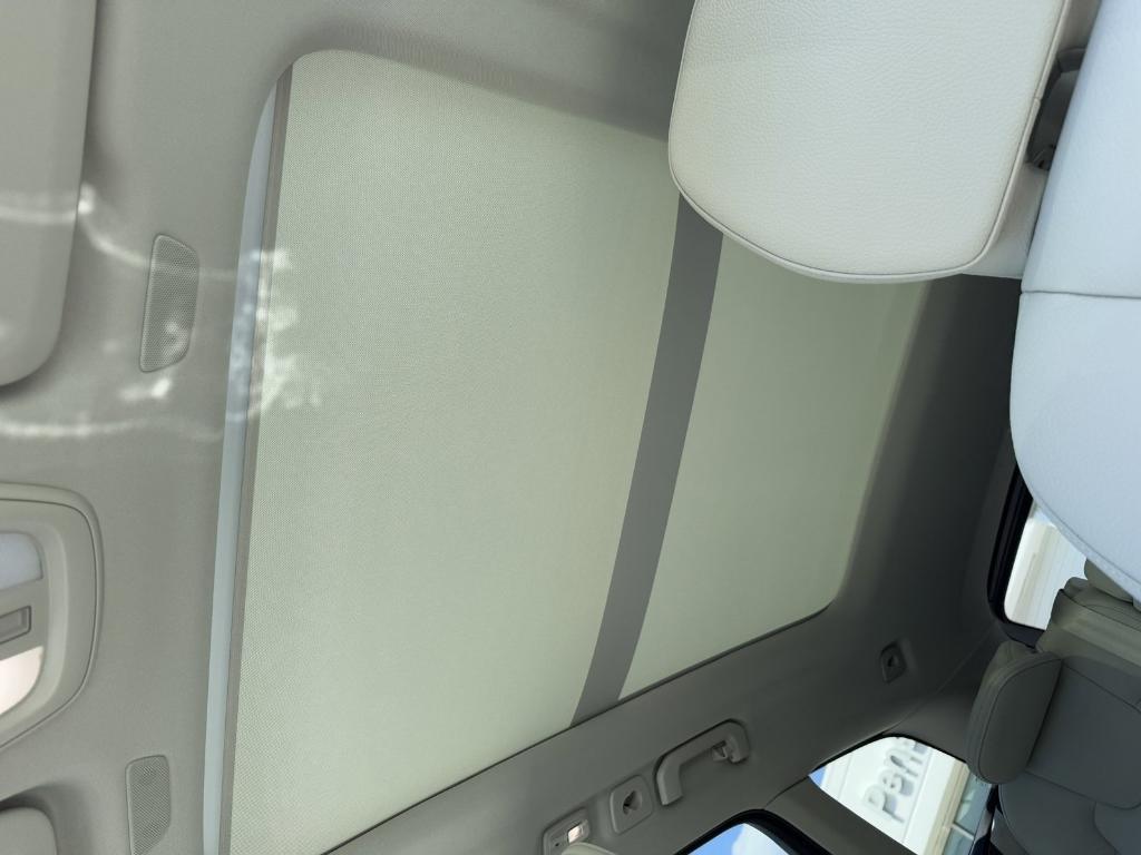 new 2025 Volvo XC60 car