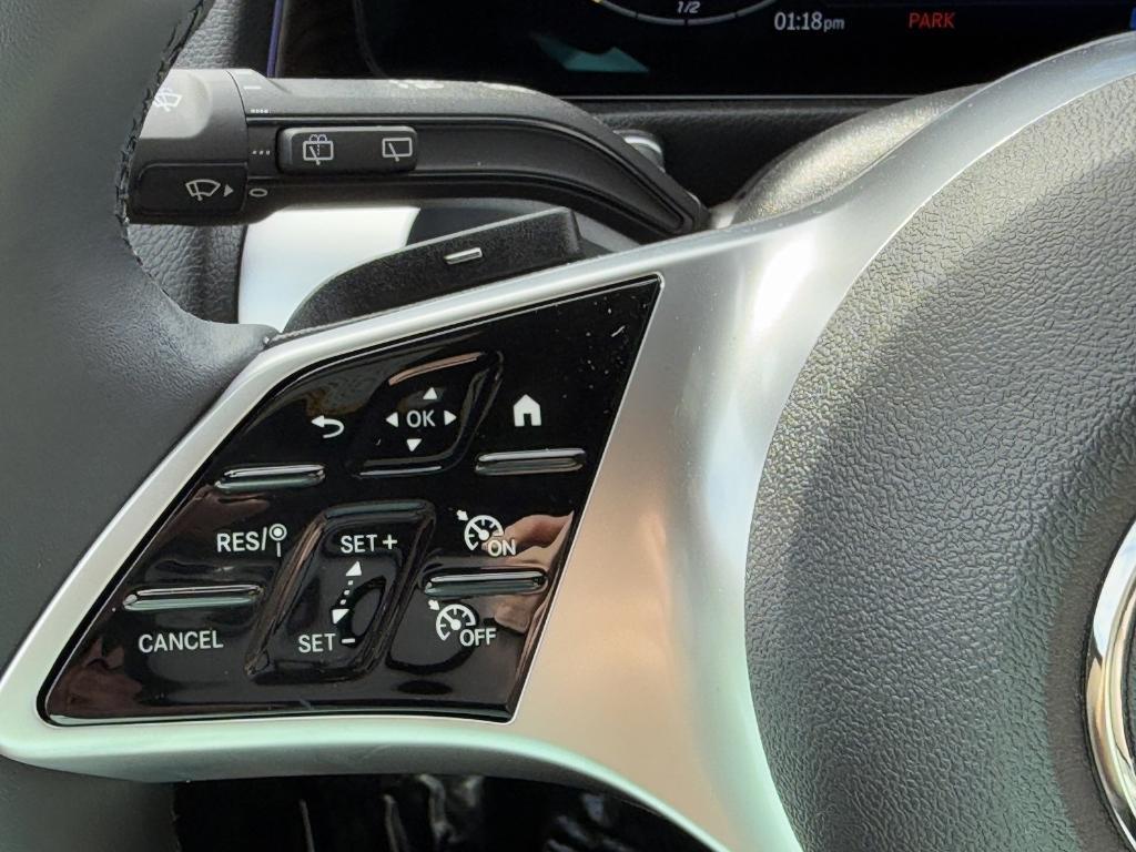 new 2025 Mercedes-Benz GLB 250 car