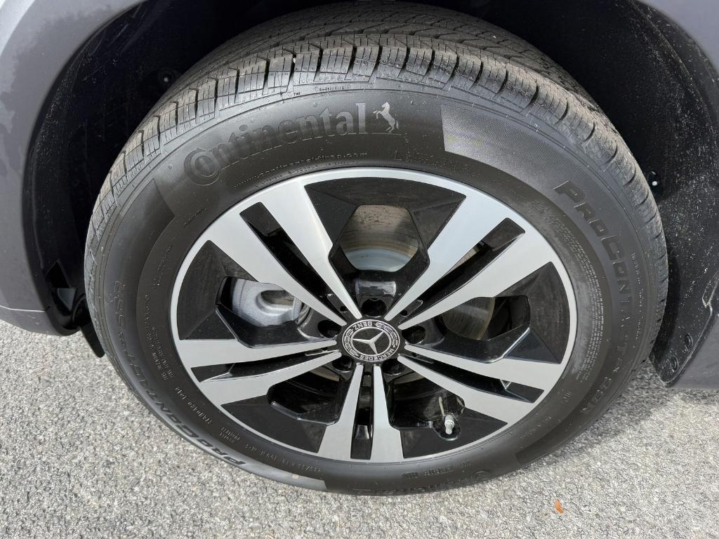 new 2025 Mercedes-Benz GLB 250 car