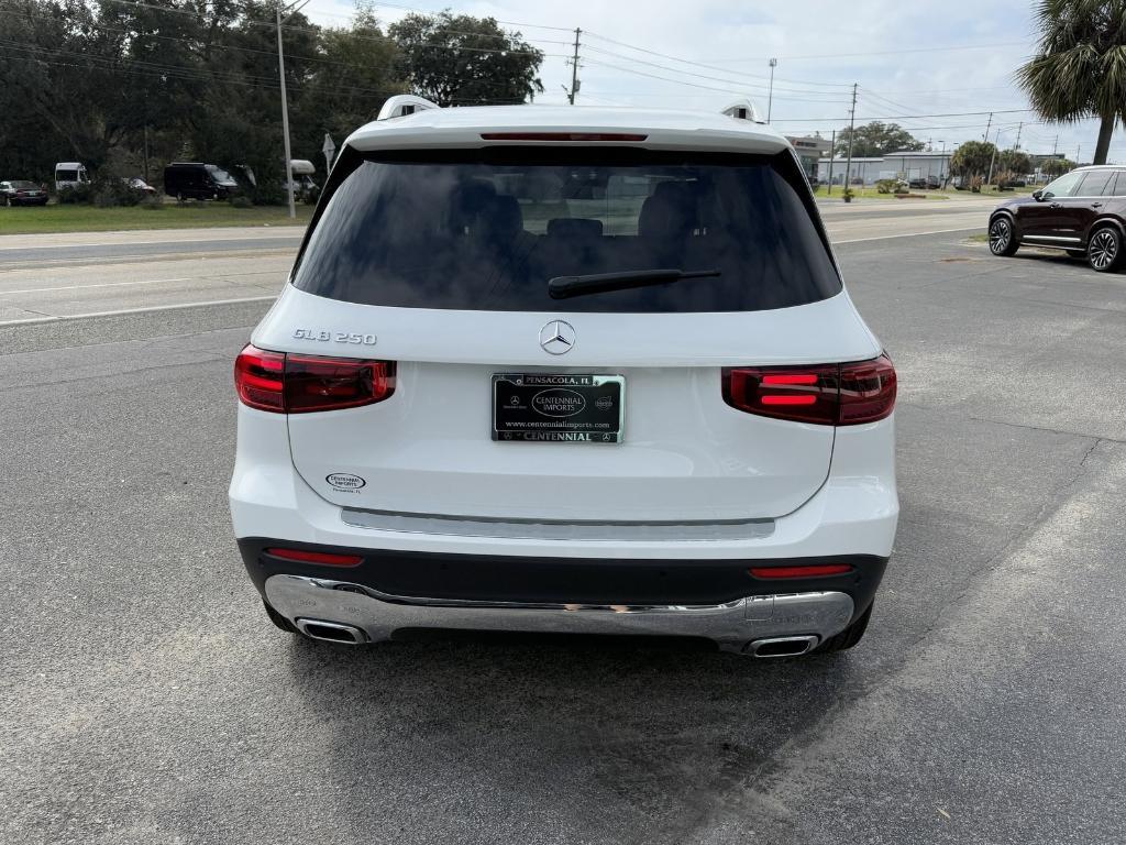new 2025 Mercedes-Benz GLB 250 car