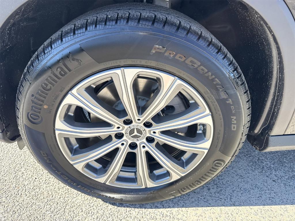 new 2026 Mercedes-Benz GLC 300 car