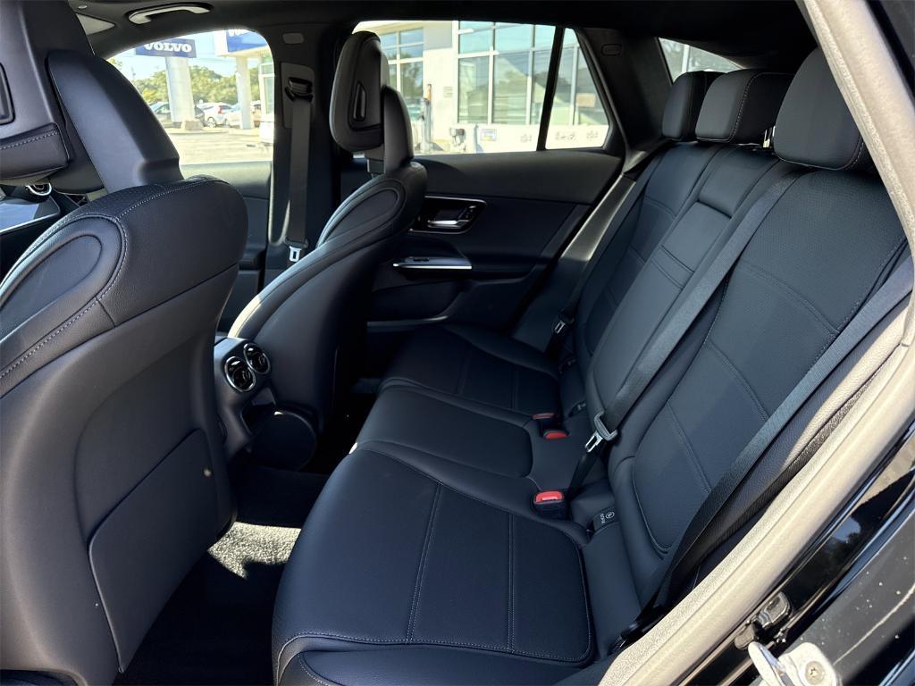 new 2026 Mercedes-Benz GLC 300 car