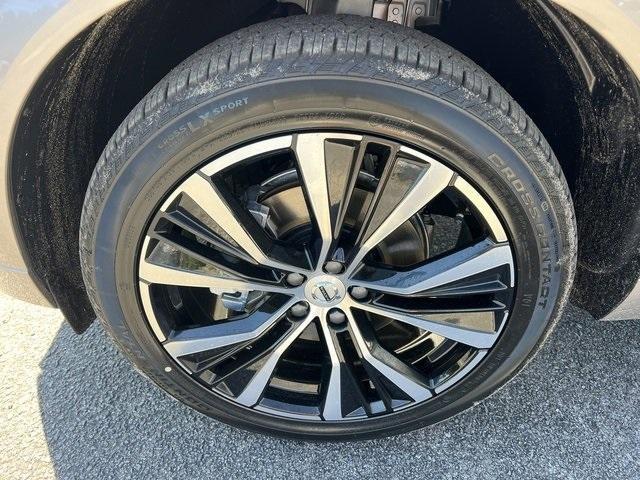 new 2025 Volvo XC60 car