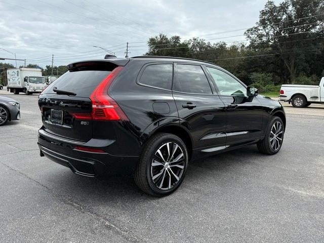 new 2025 Volvo XC60 car