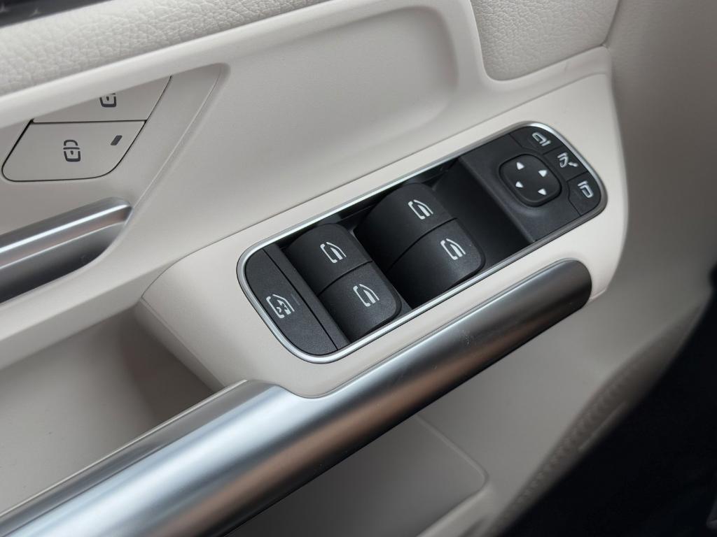 new 2025 Mercedes-Benz GLA 250 car