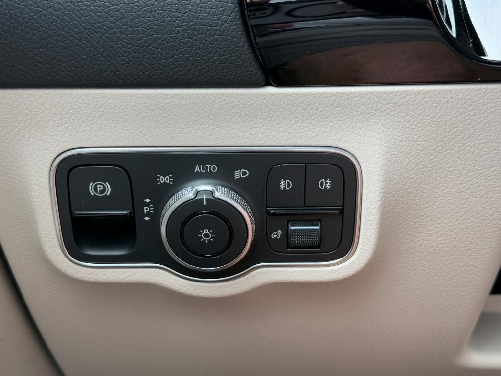 new 2025 Mercedes-Benz GLA 250 car