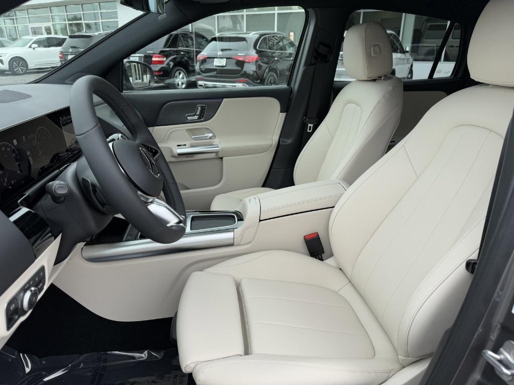 new 2025 Mercedes-Benz GLA 250 car