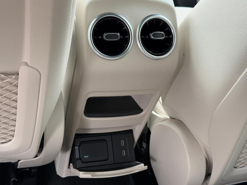 new 2025 Mercedes-Benz GLA 250 car