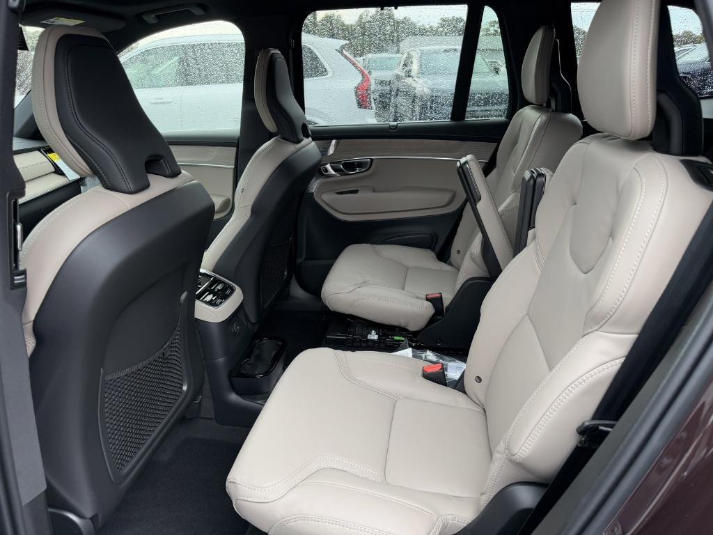 new 2025 Volvo XC90 Plug-In Hybrid car
