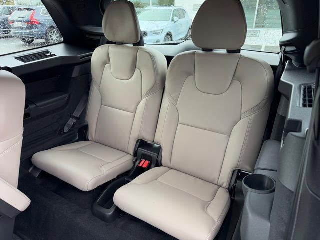 new 2025 Volvo XC90 Plug-In Hybrid car
