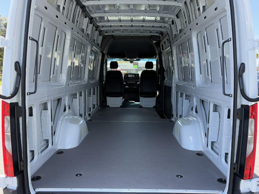 new 2025 Mercedes-Benz Sprinter 2500 car