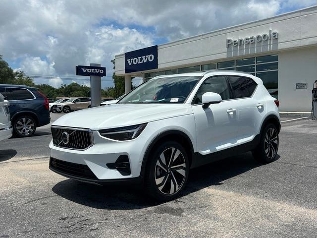 new 2025 Volvo XC40 car