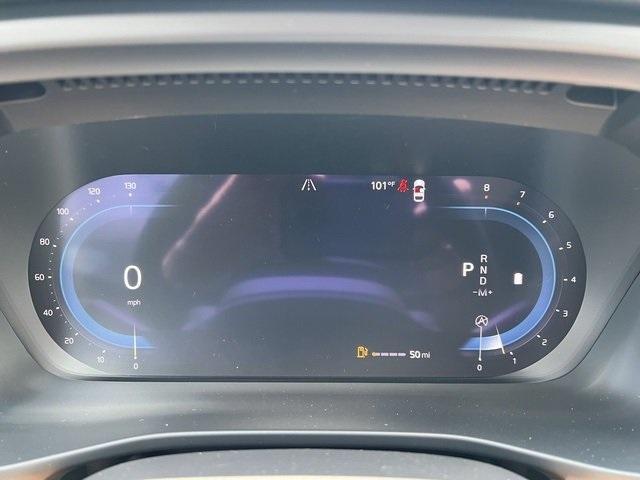 new 2025 Volvo XC40 car
