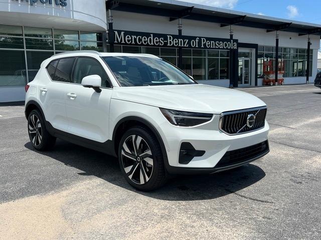 new 2025 Volvo XC40 car