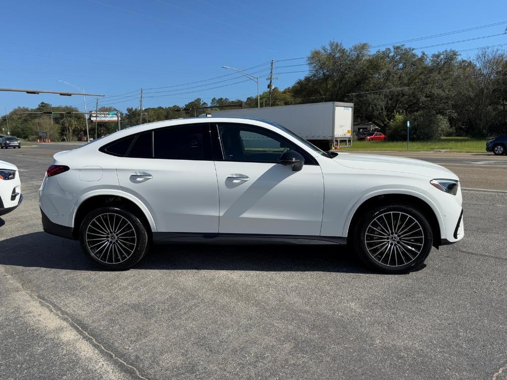 new 2025 Mercedes-Benz GLC 300 car