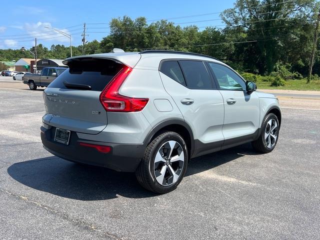 new 2024 Volvo XC40 car