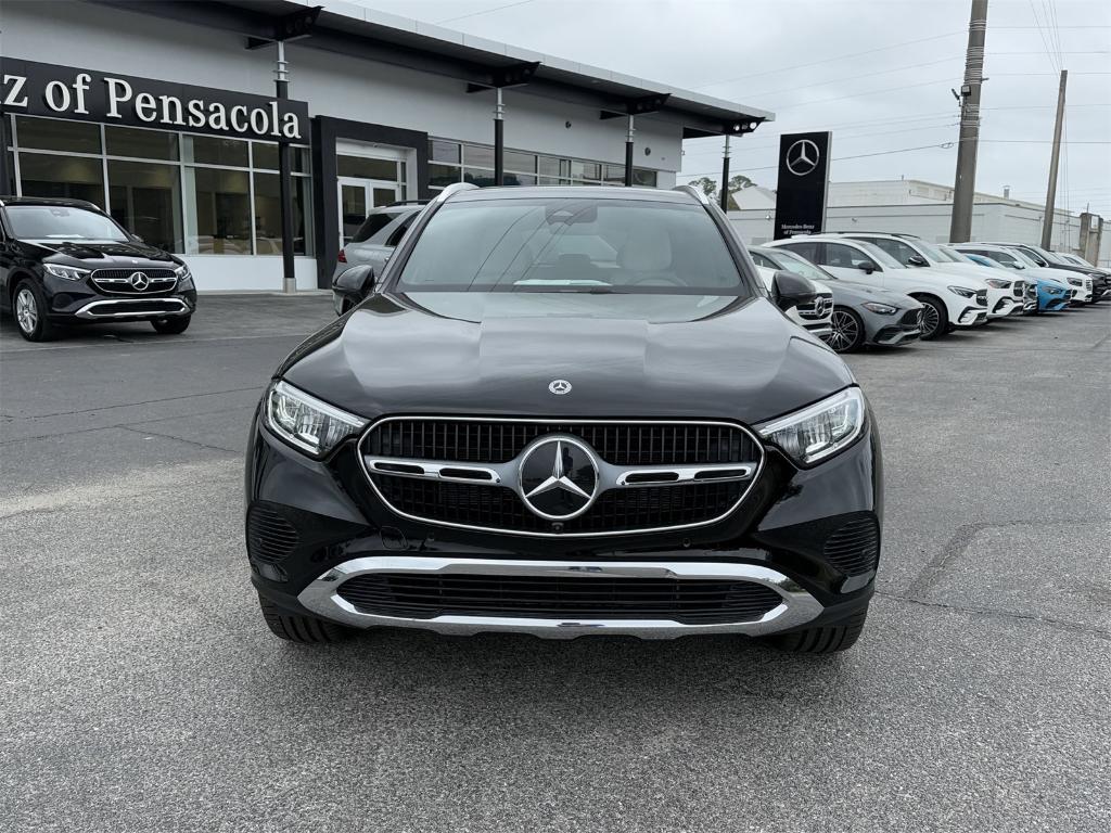 new 2025 Mercedes-Benz GLC 300 car