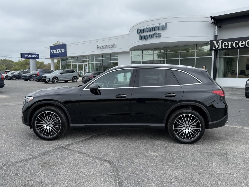 new 2025 Mercedes-Benz GLC 300 car