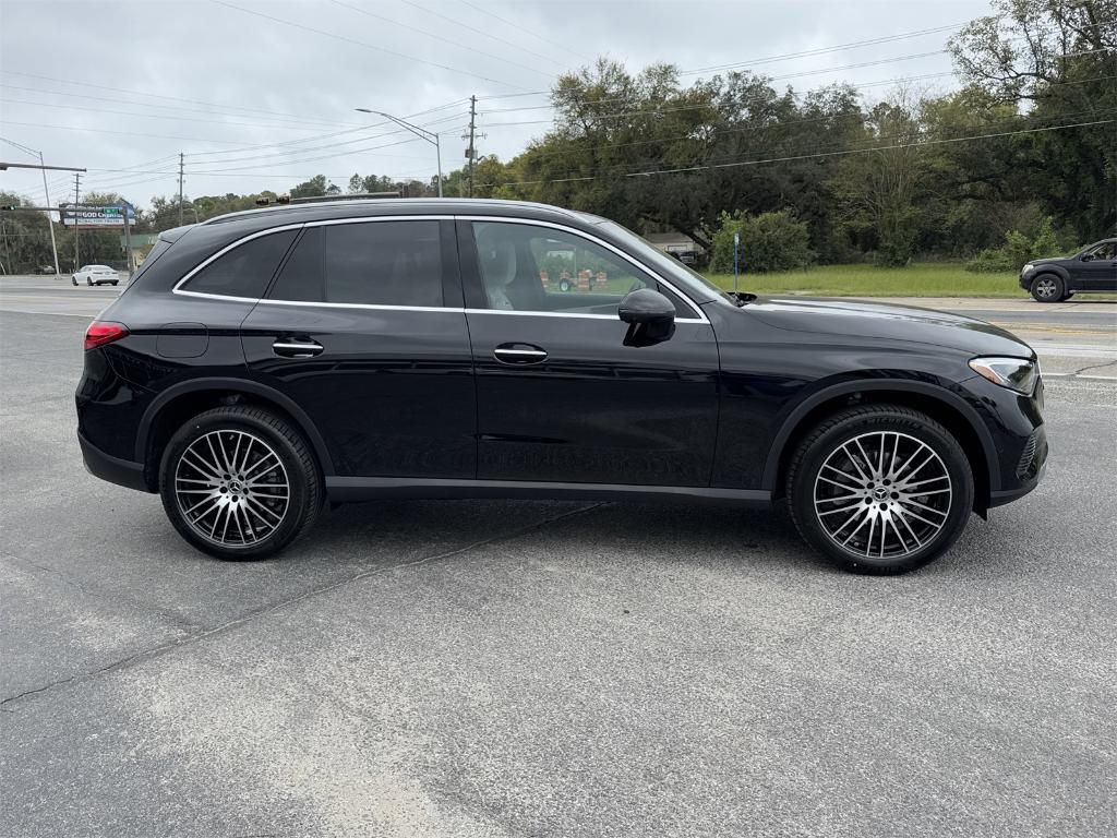 new 2025 Mercedes-Benz GLC 300 car