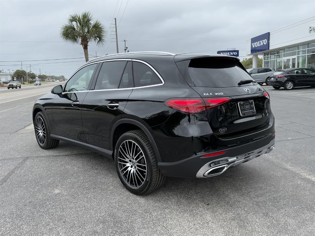 new 2025 Mercedes-Benz GLC 300 car