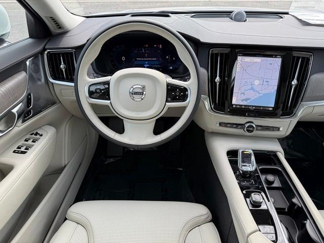 new 2025 Volvo S90 car