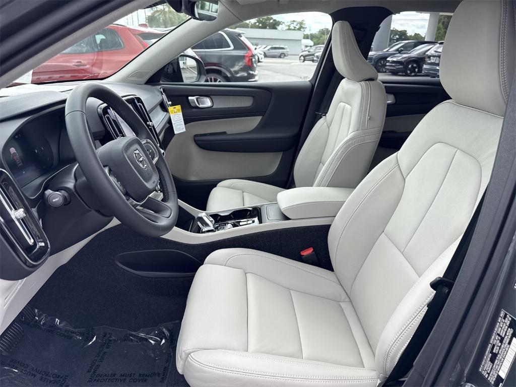 new 2026 Volvo XC40 car