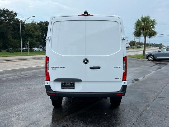 new 2024 Mercedes-Benz Sprinter 2500 car