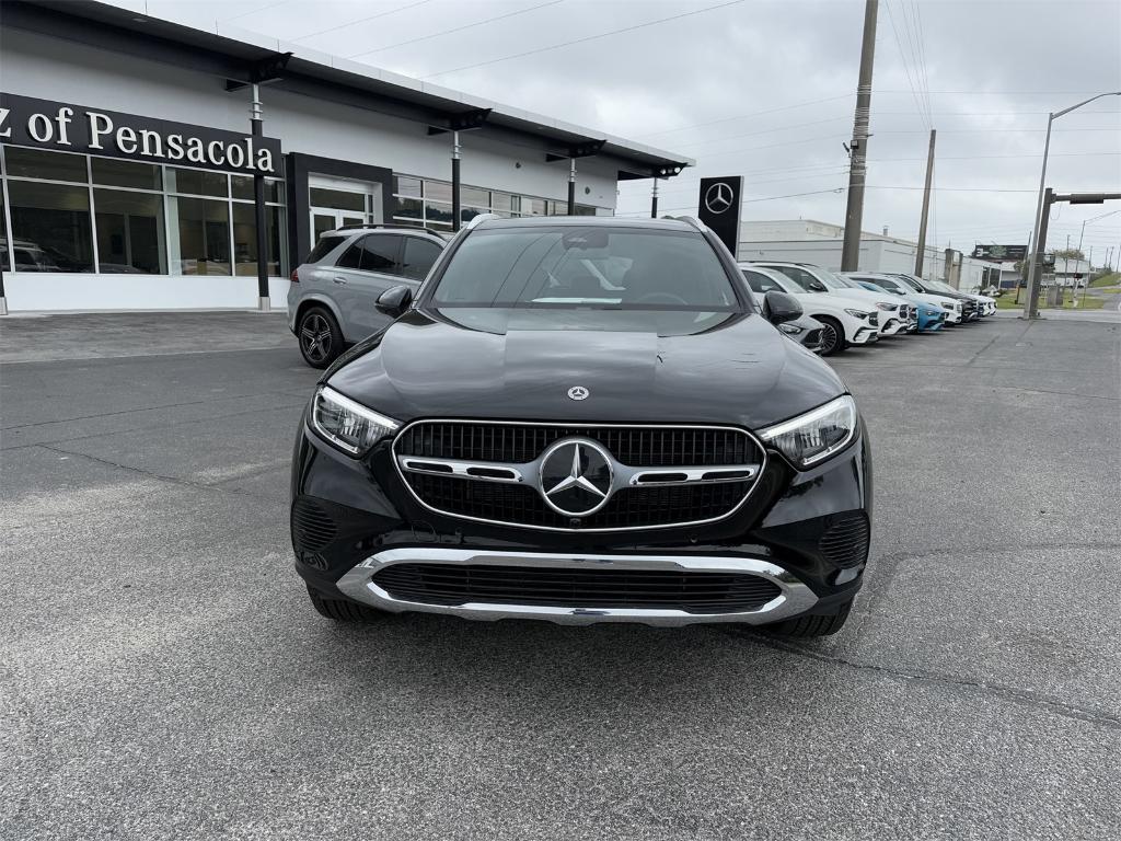 new 2025 Mercedes-Benz GLC 300 car