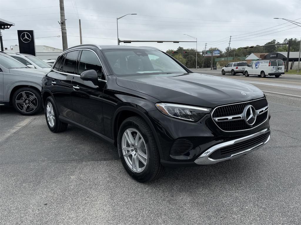 new 2025 Mercedes-Benz GLC 300 car