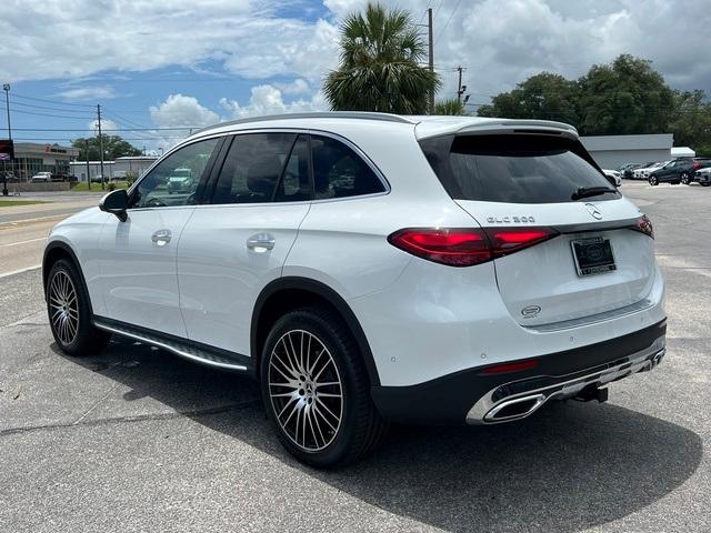 new 2024 Mercedes-Benz GLC 300 car