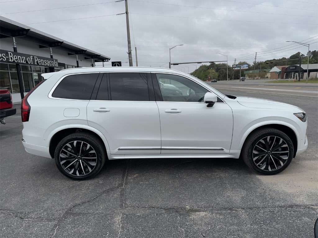 new 2025 Volvo XC90 Plug-In Hybrid car