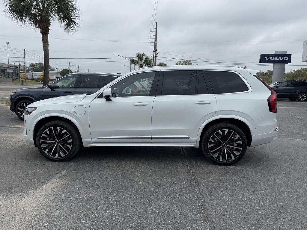 new 2025 Volvo XC90 Plug-In Hybrid car