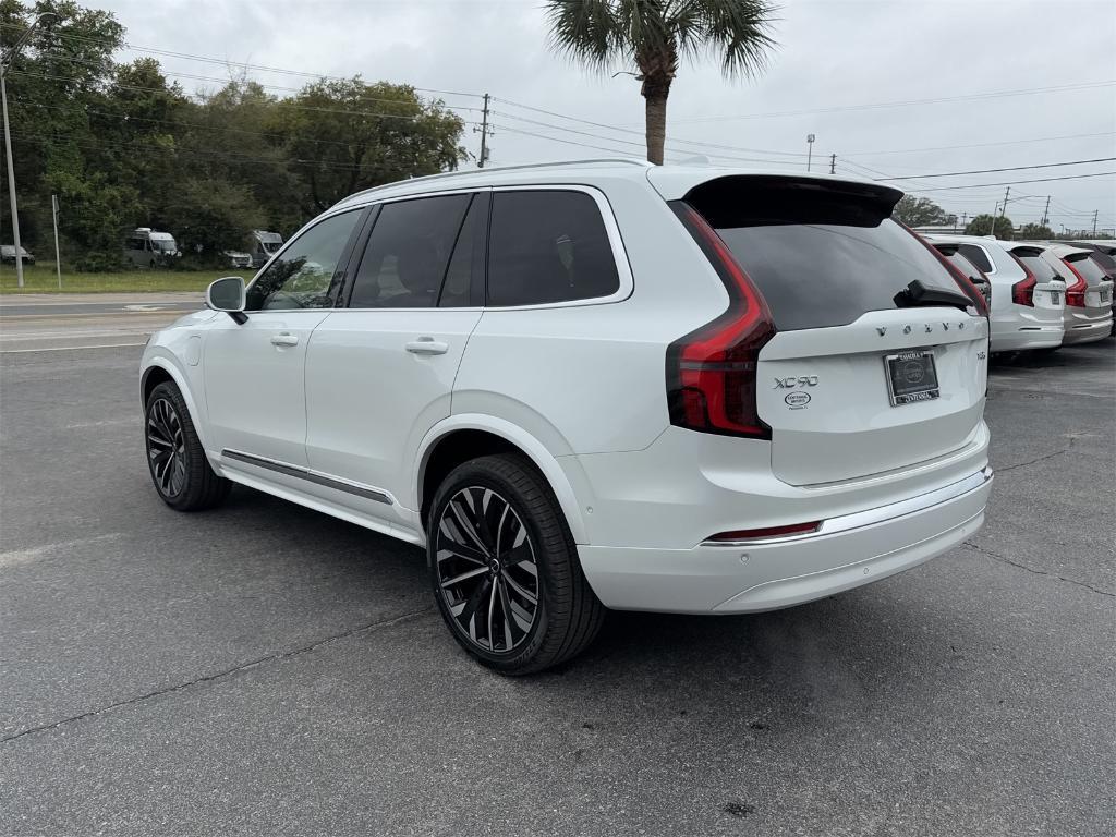 new 2025 Volvo XC90 Plug-In Hybrid car