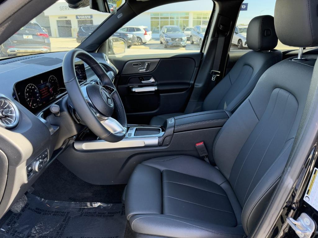 new 2024 Mercedes-Benz GLB 250 car
