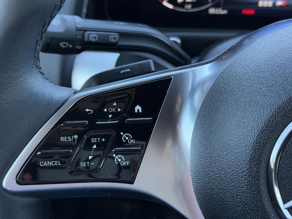 new 2024 Mercedes-Benz GLB 250 car