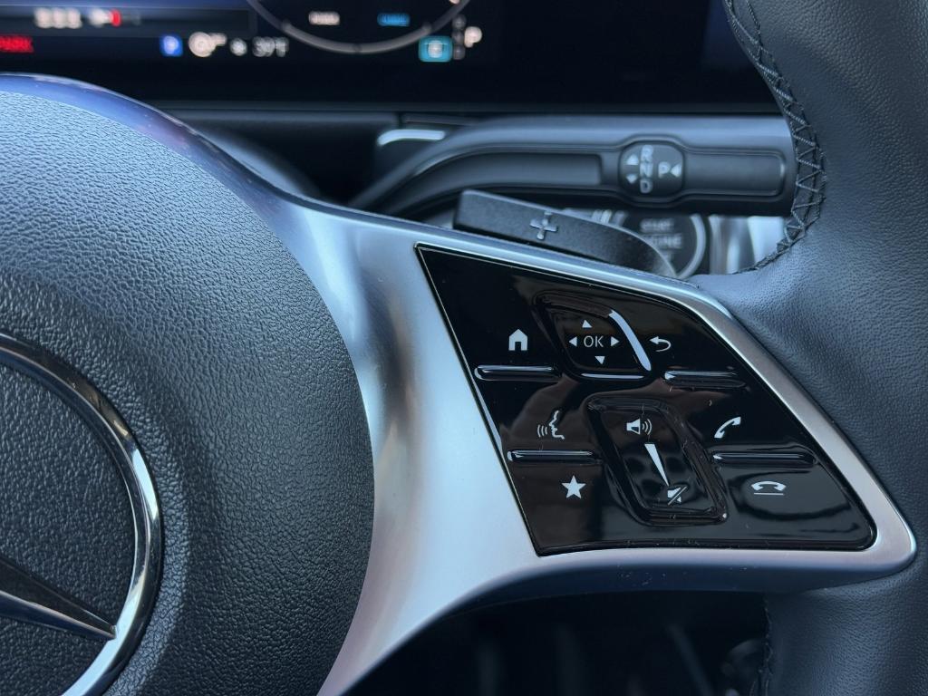 new 2024 Mercedes-Benz GLB 250 car