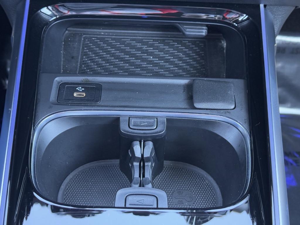 new 2024 Mercedes-Benz GLB 250 car