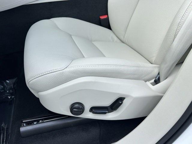 new 2025 Volvo XC90 car