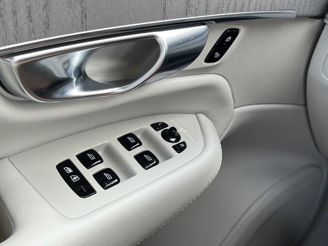 new 2025 Volvo XC90 car