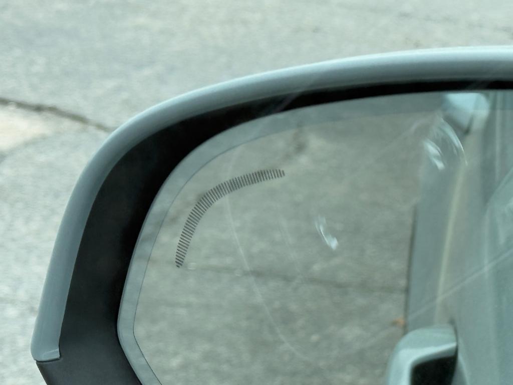 new 2025 Volvo XC40 car