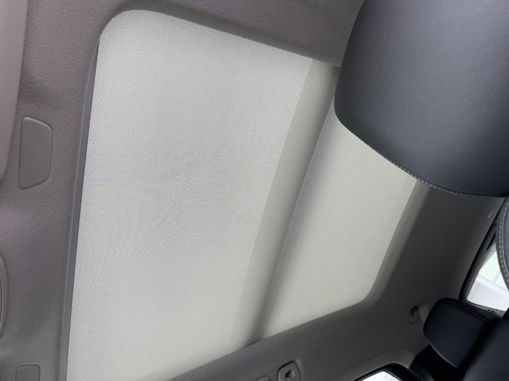 new 2025 Volvo XC40 car