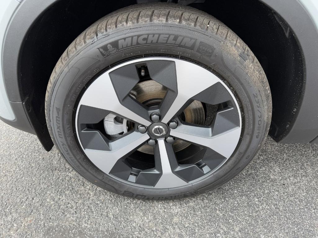 new 2025 Volvo XC40 car