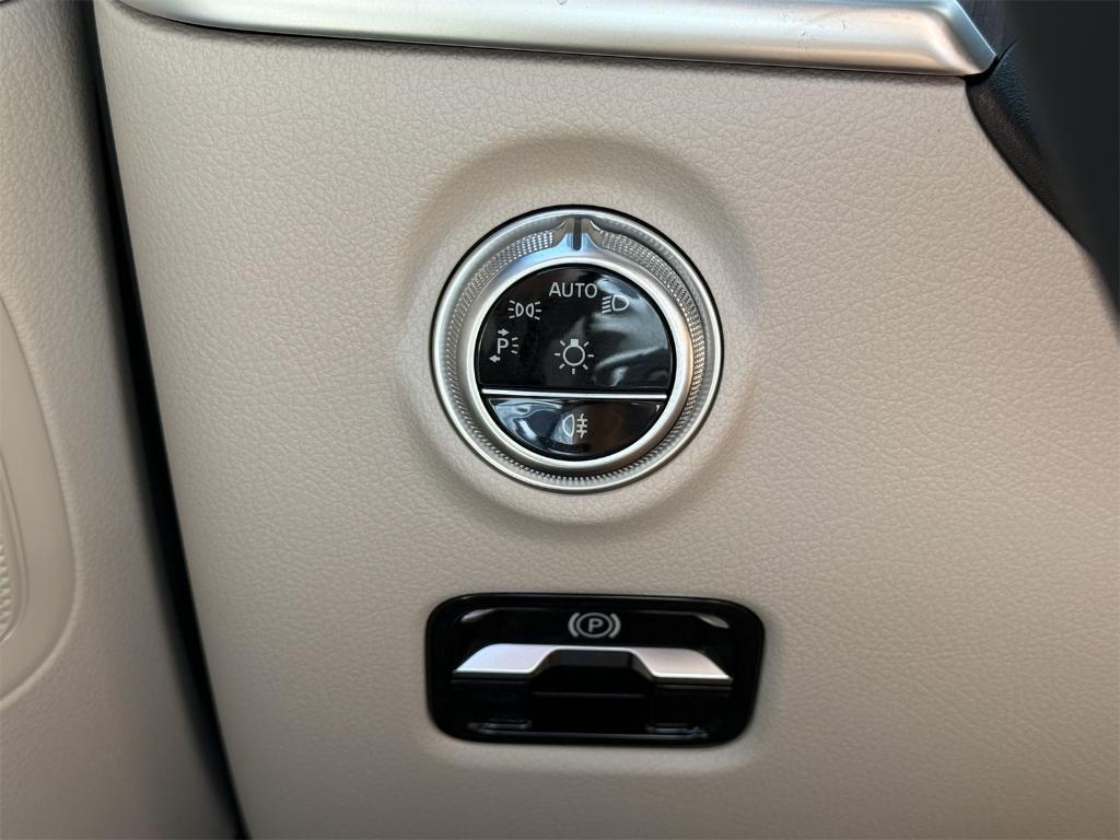 new 2025 Mercedes-Benz C-Class car
