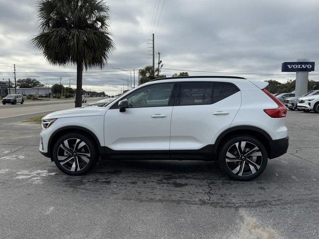 new 2025 Volvo XC40 car