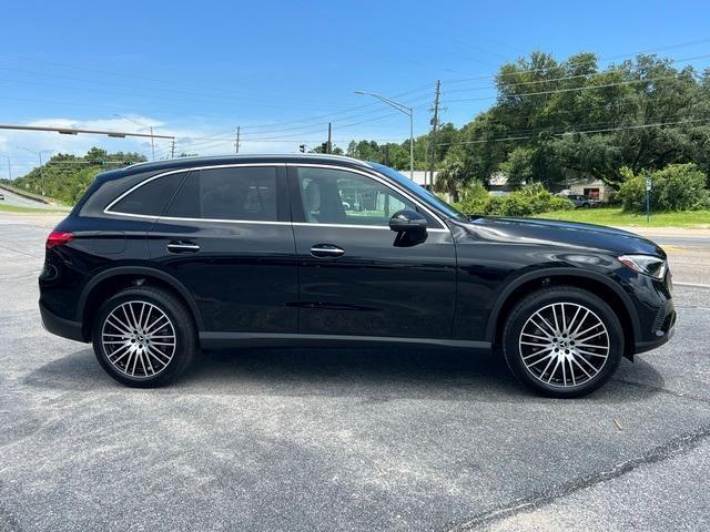 new 2024 Mercedes-Benz GLC 300 car